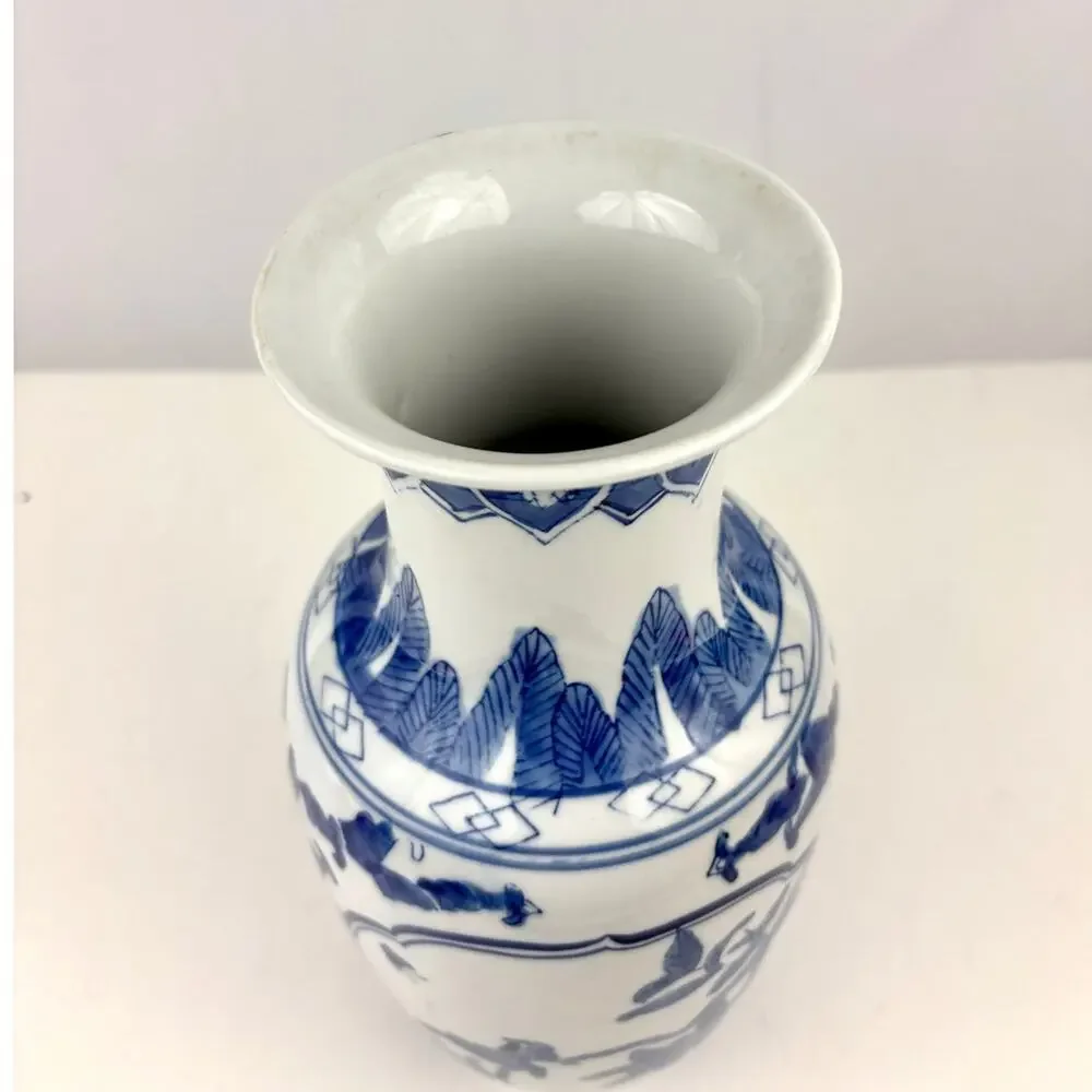 Blue & White Chinese Porcelain Vase with Floral & Bird‎ Design 11.75